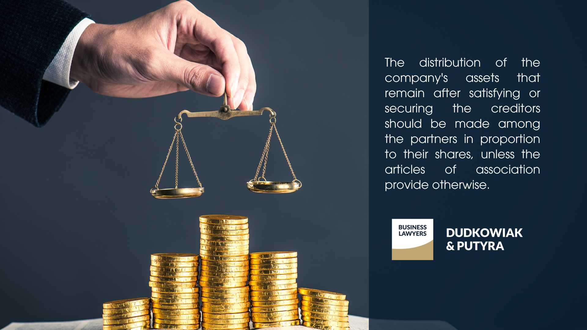 The distribution of the company's assets that remain after satisfying or securing the creditors should be made among the partners in proportion to their shares, unless the articles of association provide otherwise.